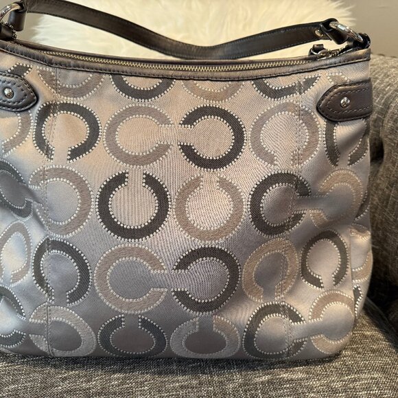 Coach Signature Hobo Bag J1373-29124E Gray Silver Shiny Hangtag - Picture 5 of 15